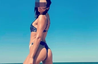 Séduisante f libertine de Béziers cherche un homme mature pour rencontre naturiste